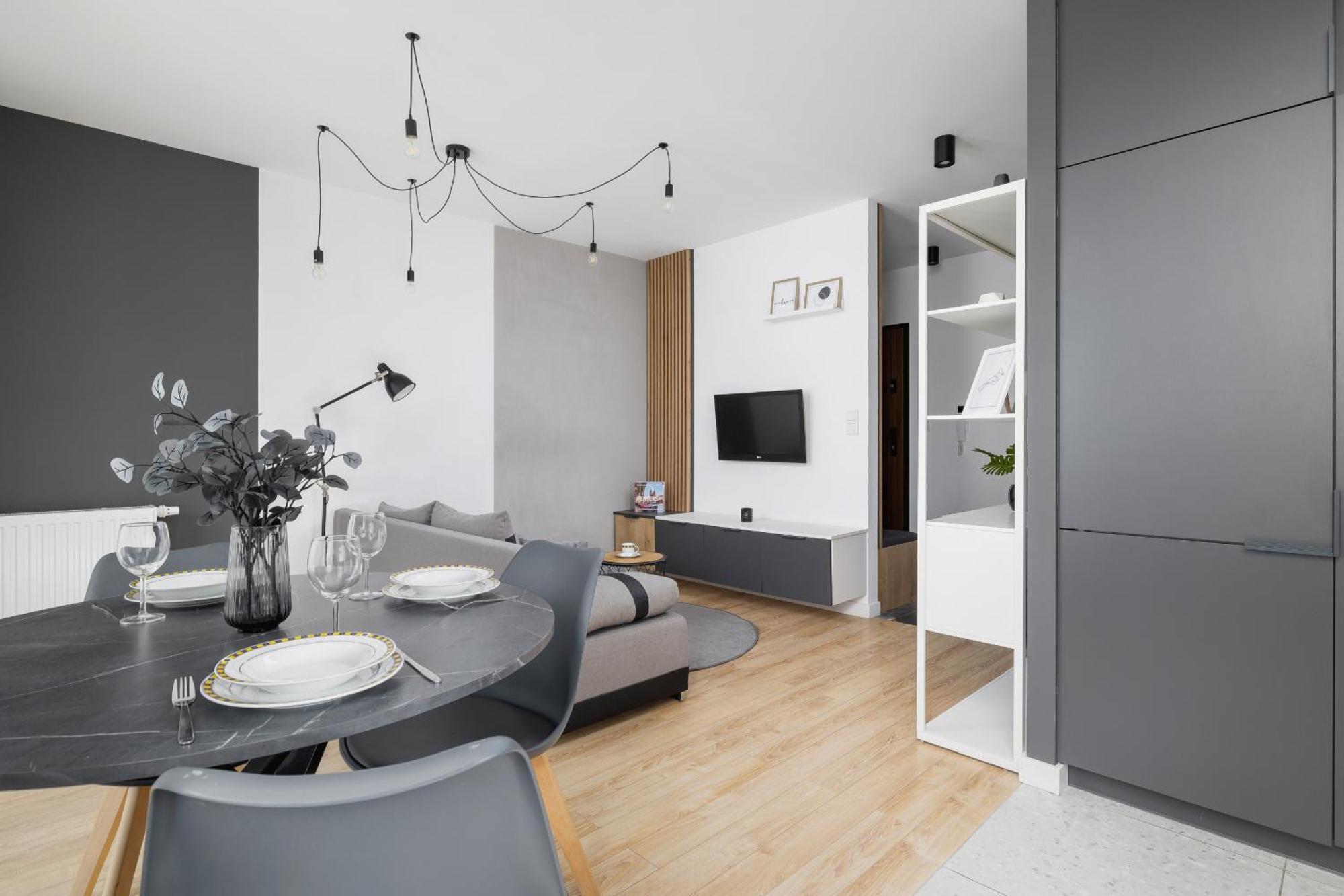 Elegant Apartment In Cracow With Balcony, Parking And Desk By Noclegi Renters クラクフ エクステリア 写真