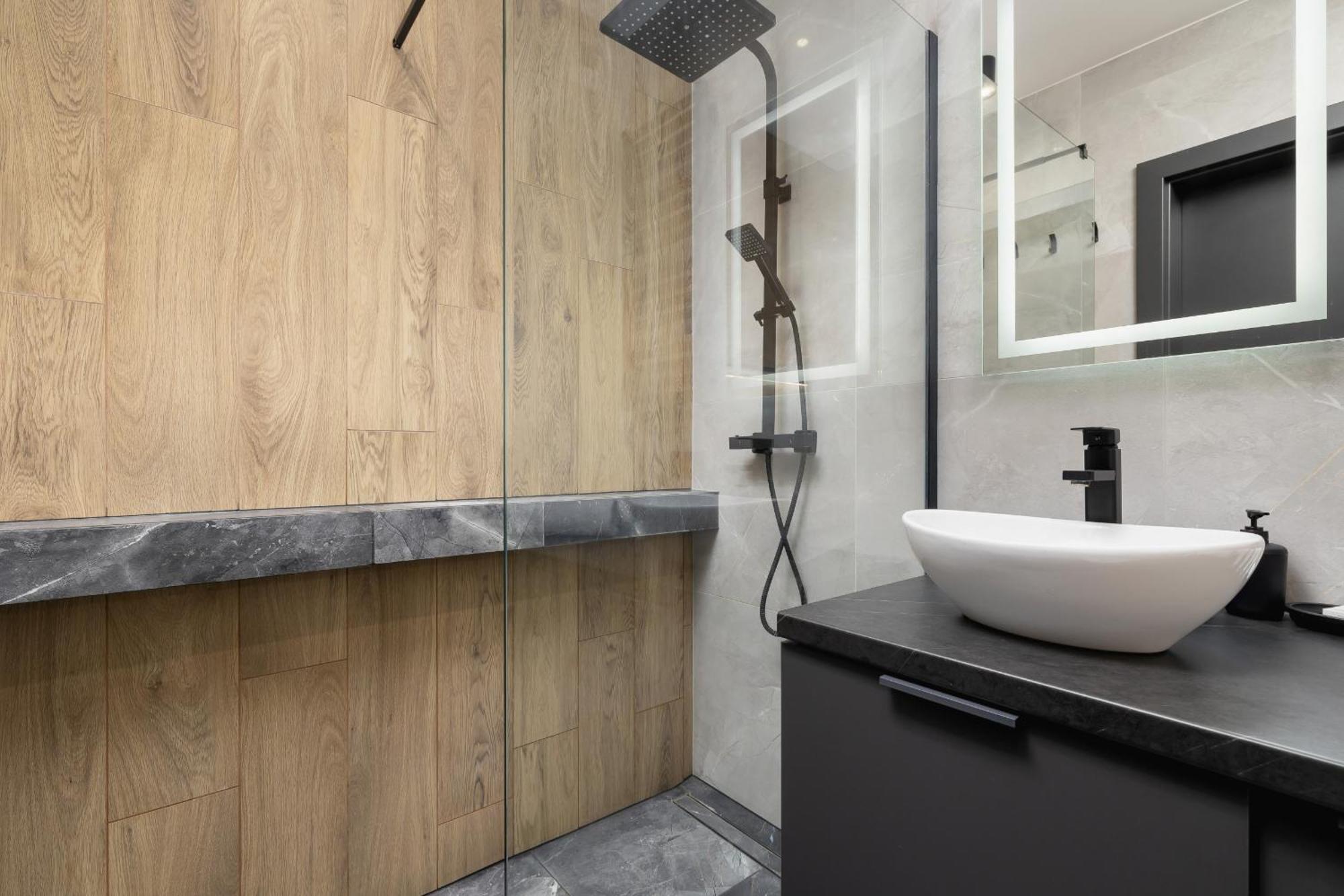 Elegant Apartment In Cracow With Balcony, Parking And Desk By Noclegi Renters クラクフ エクステリア 写真
