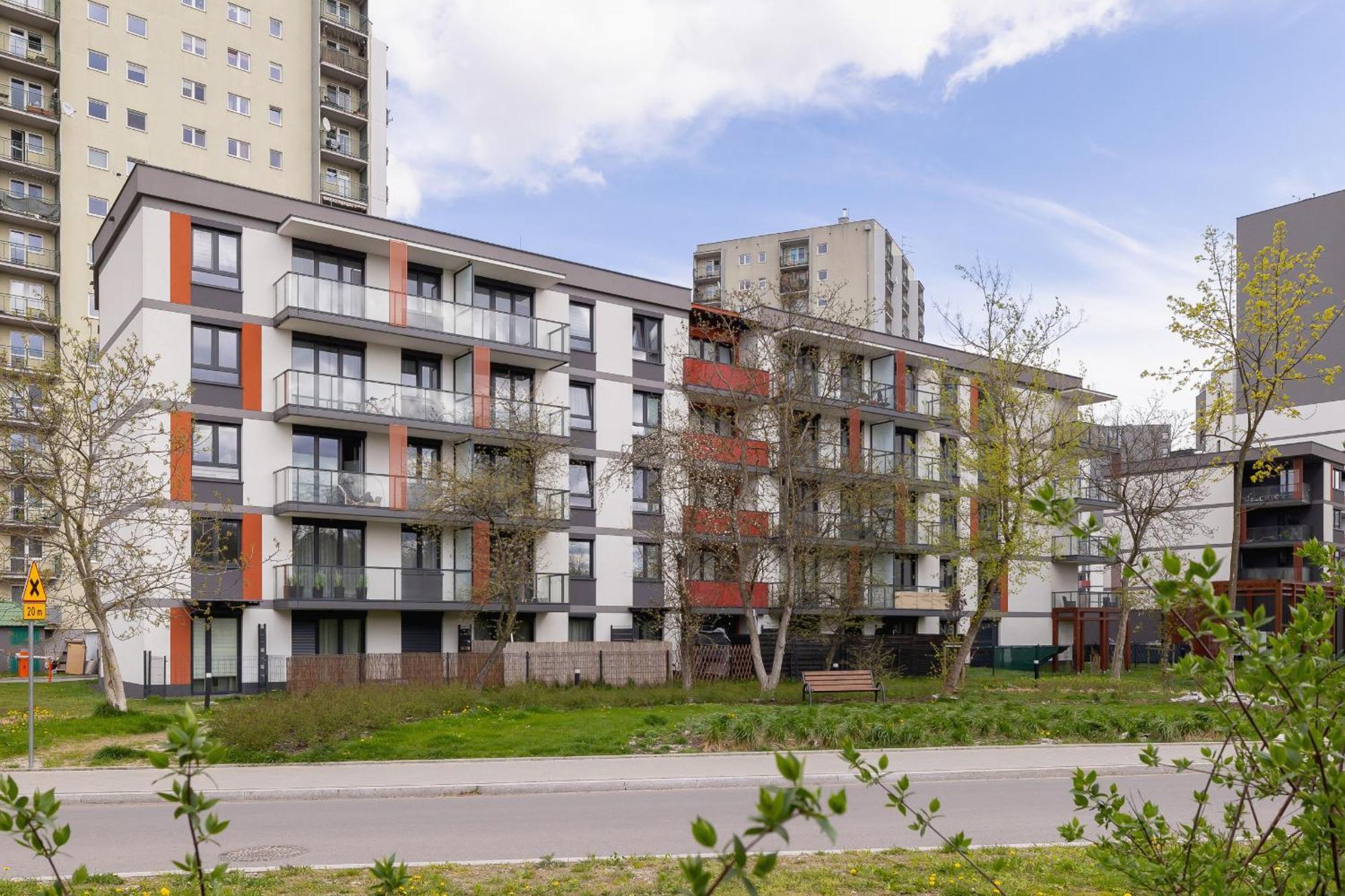 Elegant Apartment In Cracow With Balcony, Parking And Desk By Noclegi Renters クラクフ エクステリア 写真
