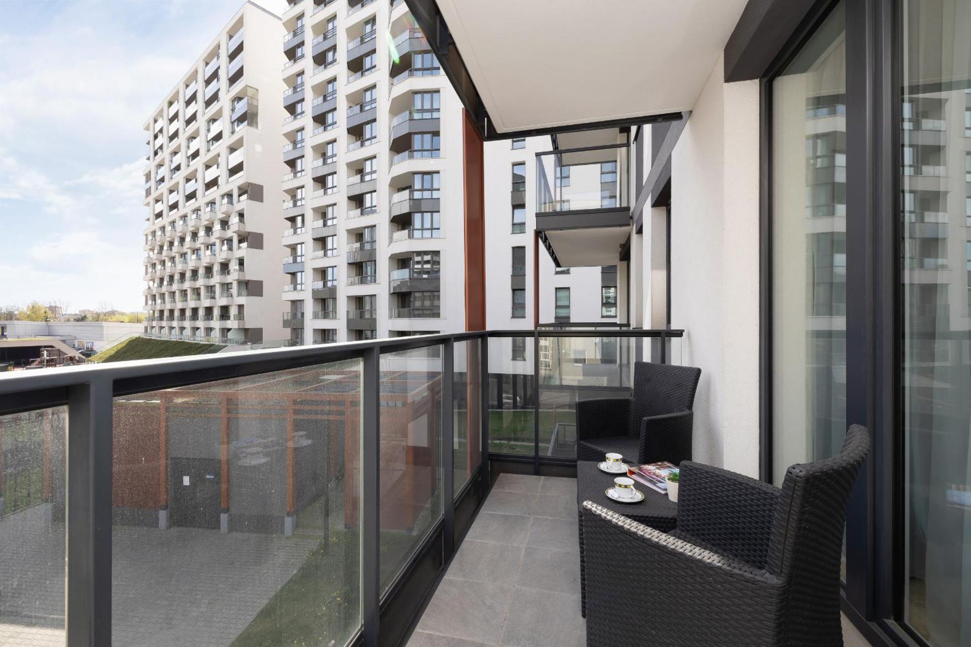 Elegant Apartment In Cracow With Balcony, Parking And Desk By Noclegi Renters クラクフ エクステリア 写真